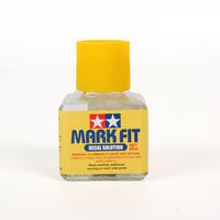 87102, Mark Fit Decal Solution 40ml., Tamiya.