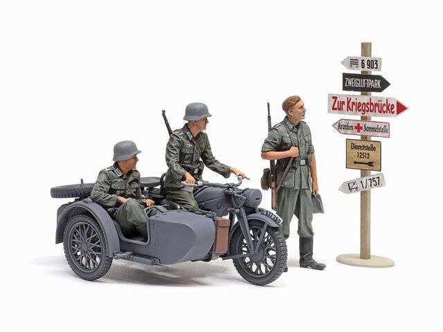 35384, KS600 Motorcycle & Side Car, 1/35, Tamiya.