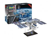 05651, 25th Anniversary International Space Station ISS Platinum Edition, 1/144, Revell.
