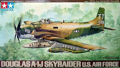 61073 Douglas A-1J Skyraider "U.S. Air Force", 1/48, Tamiya.