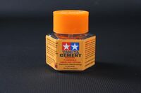 87012, Plastic Cement, Tamiya.